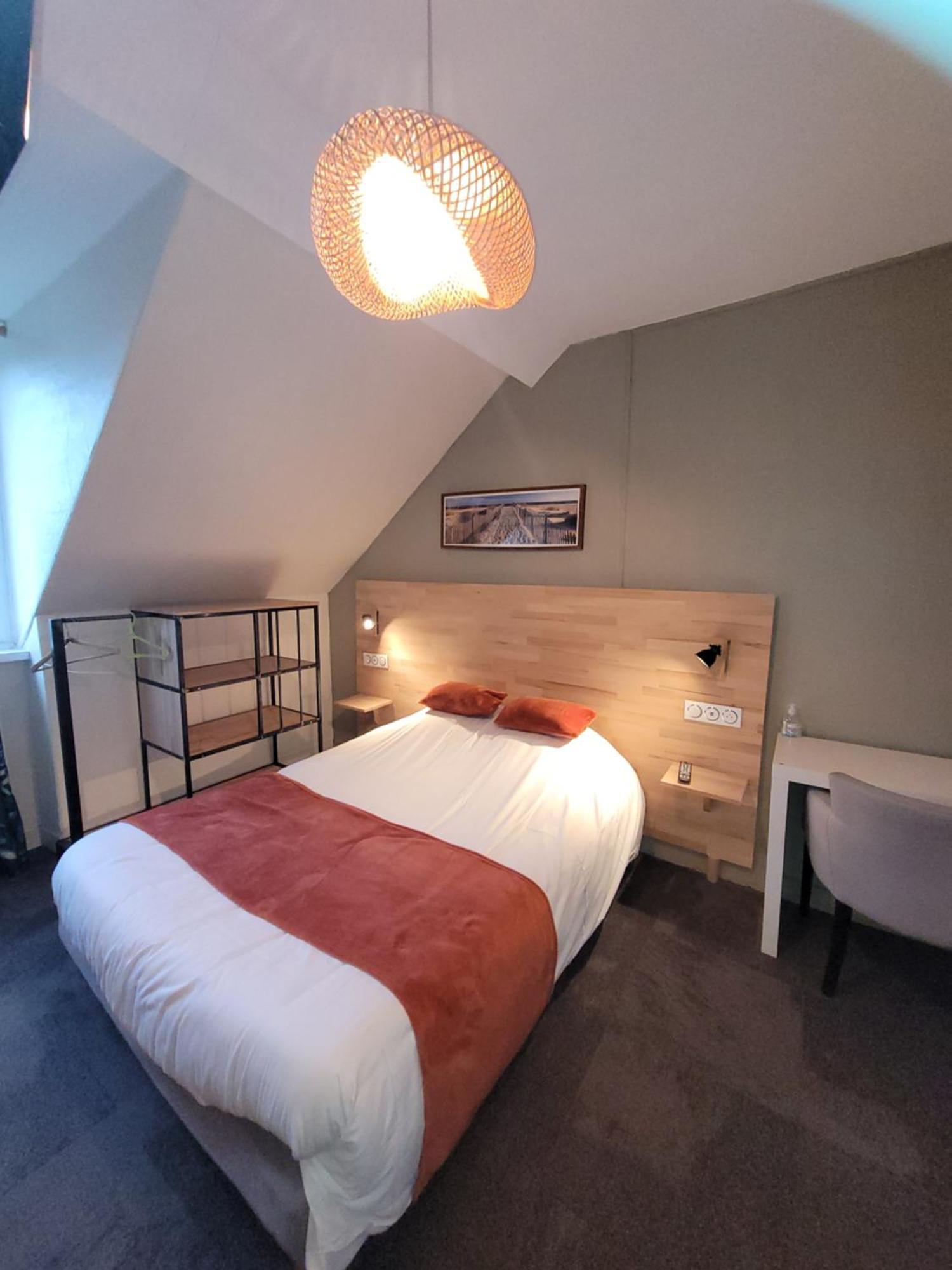 Le Petit Montmartre Hotel Dinard Ngoại thất bức ảnh
